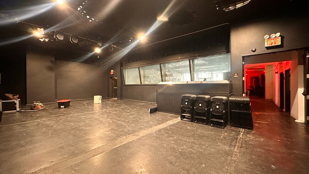 More Photos Of 361 Metropolitan Ave, Brooklyn General Retail For Lease