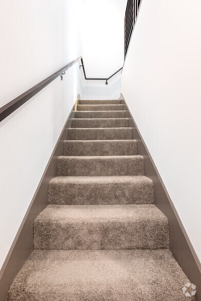 More Photos Of 552 N Hobart Blvd, Los Angeles Apartments For Sale