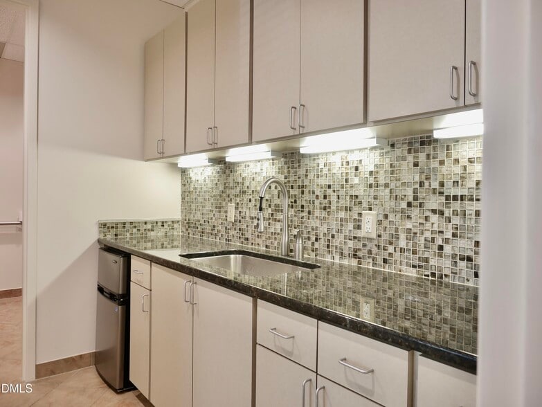 More Photos Of 1020 Southhill Dr, Cary Office For Lease