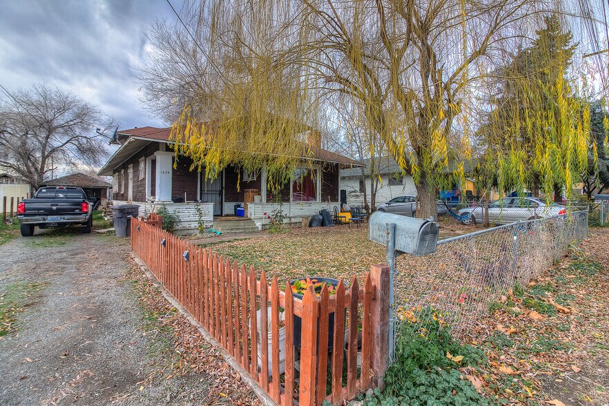 More Photos Of 1408 S 8th St, Yakima Land For Sale