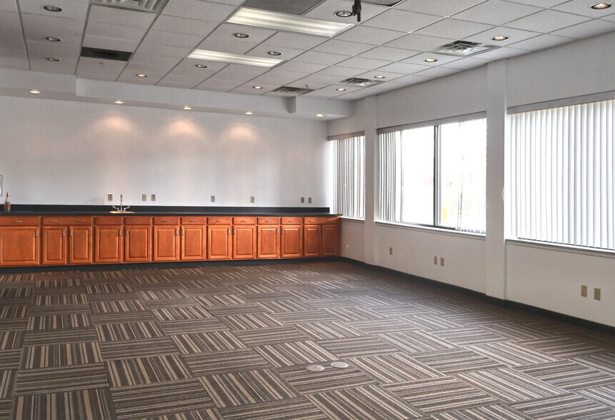 More Photos Of 1875 Holloway Dr, Holt Warehouse For Lease