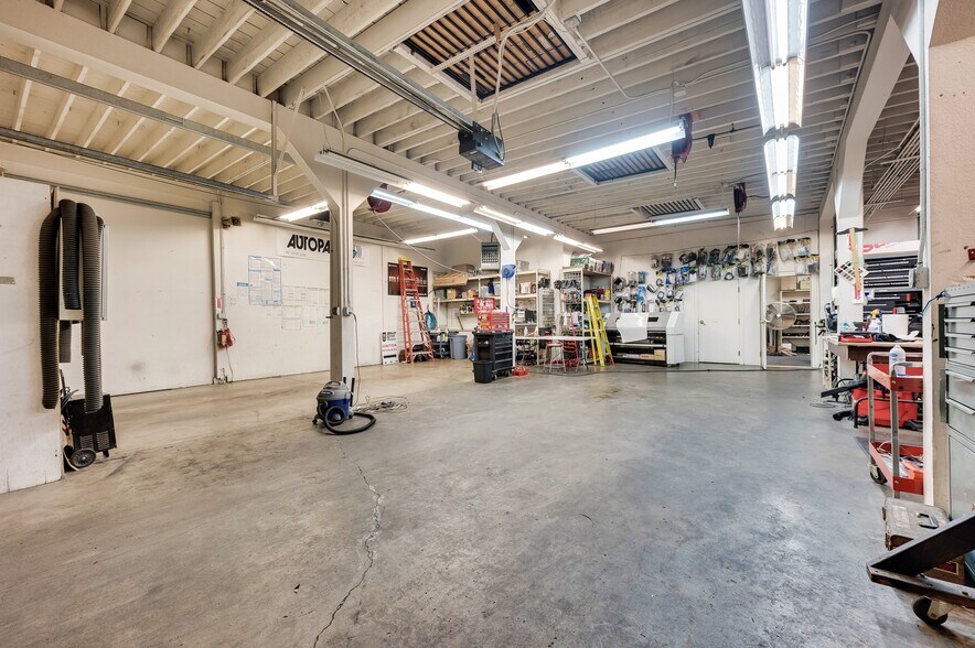 More Photos Of 15315 1st Ave S, Burien Auto Repair For Sale