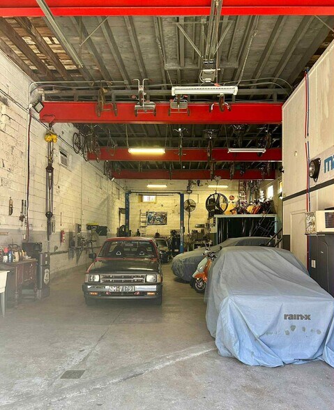 More Photos Of 2005-7 E Sergeant St, Philadelphia Auto Repair For Sale