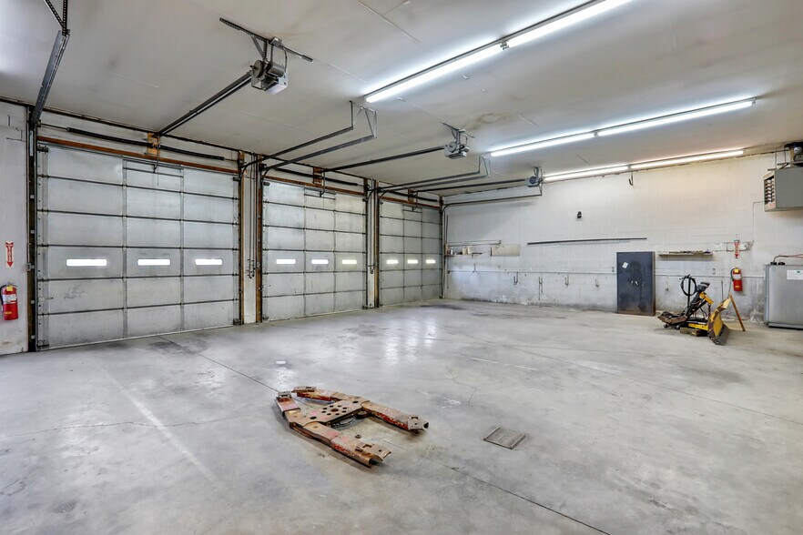 More Photos Of 16 Sloop Hill Rd, New Windsor Township Warehouse For Sale