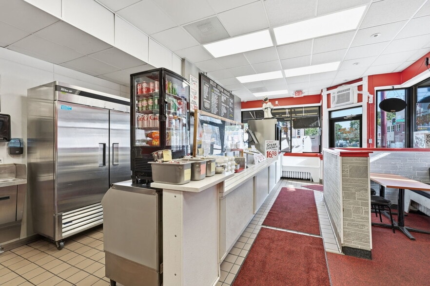 More Photos Of 860 W University Ave, Saint Paul Restaurant For Sale