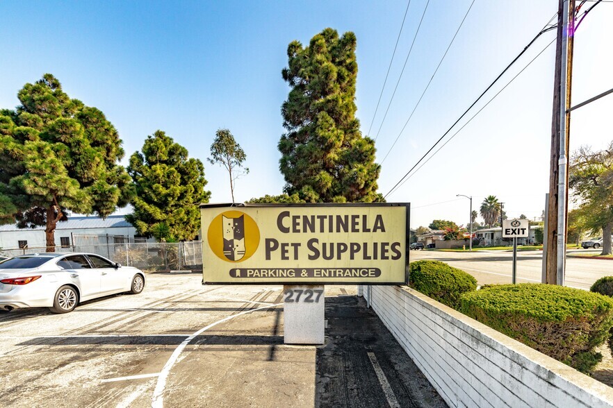 More Photos Of 2727 Maricopa St, Torrance Warehouse For Sale