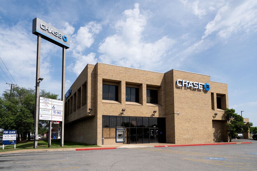 More Photos Of 2130 SW Military Dr, San Antonio Office For Lease