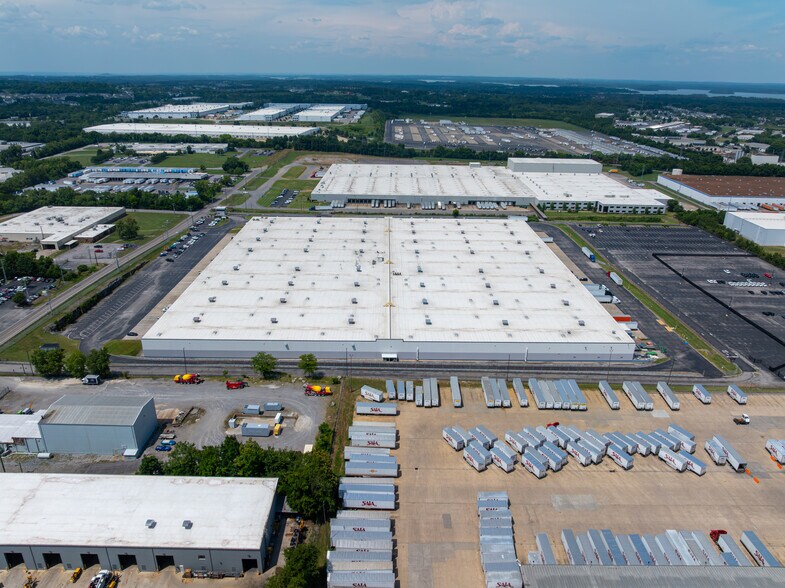 More Photos Of 1706 Heil Quaker Blvd, La Vergne Distribution For Lease