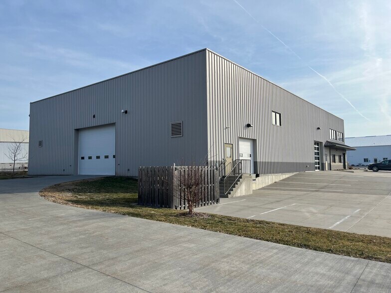 More Photos Of 1115 S Bell Ave, Ames Warehouse For Lease