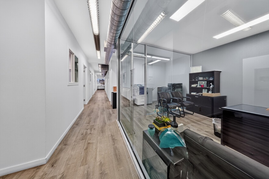 More Photos Of 20847 Sherman Way, Canoga Park Office For Sale