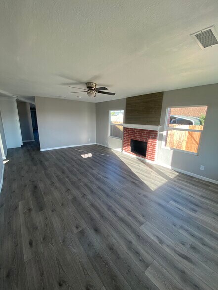 More Photos Of 1679 S O St, Tulare Light Manufacturing For Lease