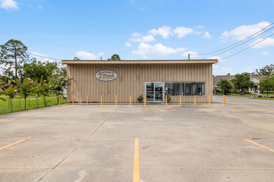 More Photos Of 697 W Cherry St, Jesup Restaurant For Sale