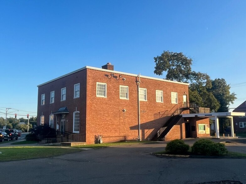 More Photos Of 20 Circular Ave, Hamden Office For Sale