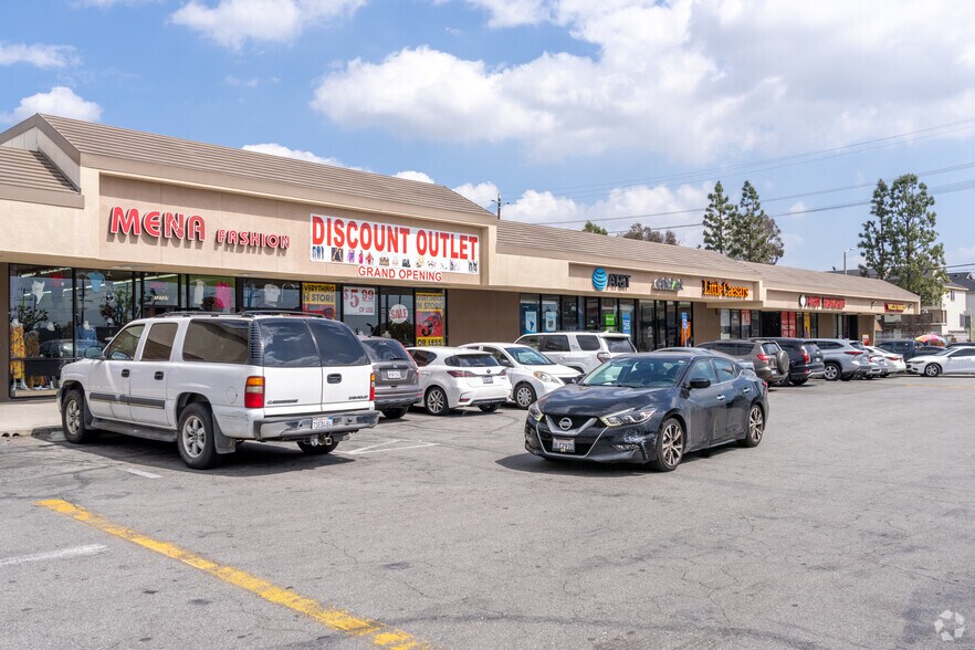 More Photos Of 12727-12765 Van Nuys Blvd, Pacoima Storefront For Lease