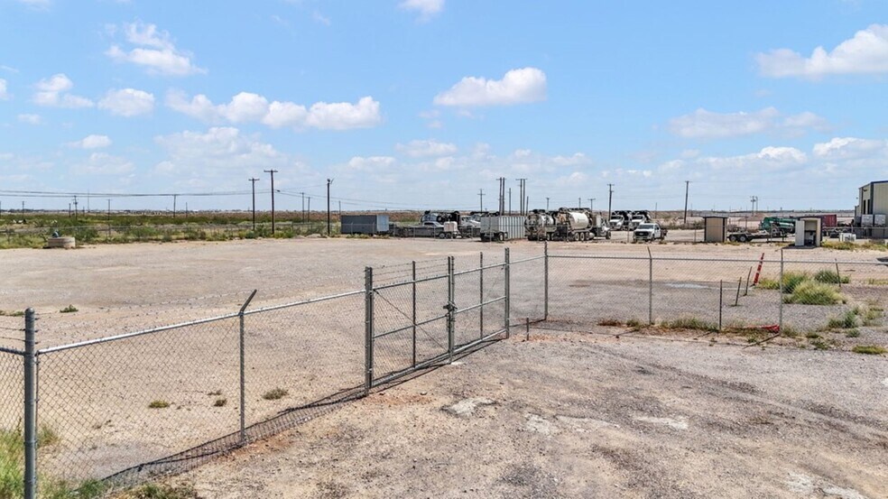 More Photos Of 10714 W County Road 72, Midland Warehouse For Lease