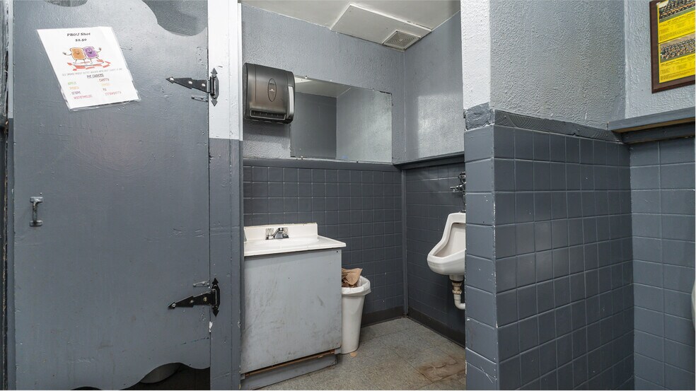 More Photos Of 60 N 2nd St, Platteville Hotel For Sale