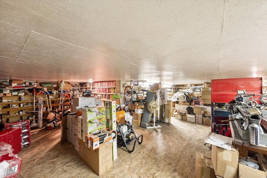 More Photos Of 5 Demick Ln, Salmon Auto Repair For Sale