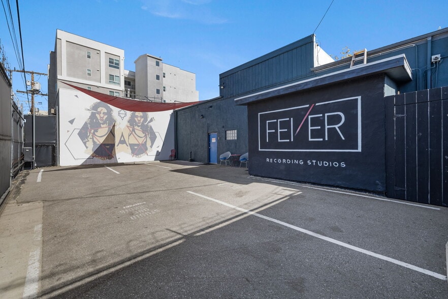 More Photos Of 5739 Tujunga Ave, North Hollywood Movie Radio TVStudio For Sale