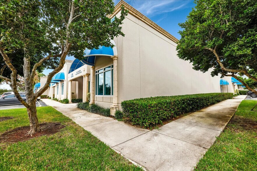 More Photos Of 2830 W State Road 84, Fort Lauderdale Flex For Sale