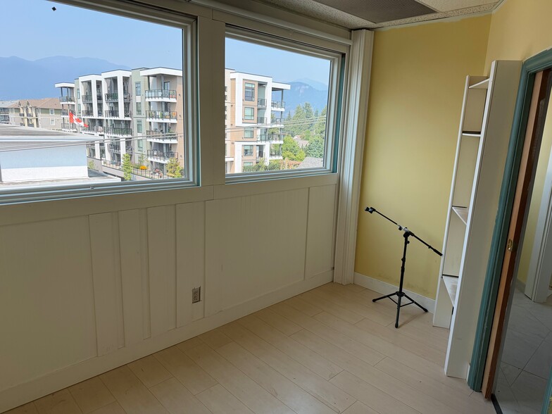 More Photos Of 9200 Mary St, Chilliwack Storefront Retail Office For Sale