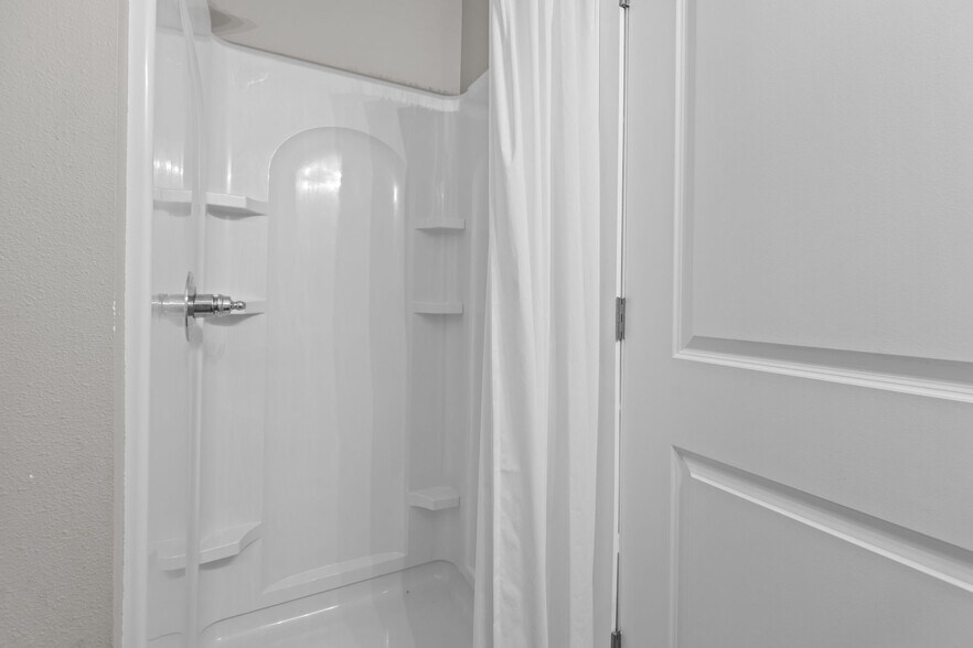 More Photos Of 138 E Front St, Marquette Trailer Camper Park For Sale