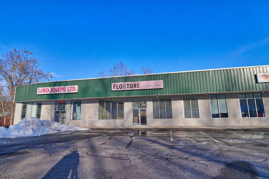 More Photos Of 524 Wolcott Rd, Wolcott Storefront Retail Office For Lease