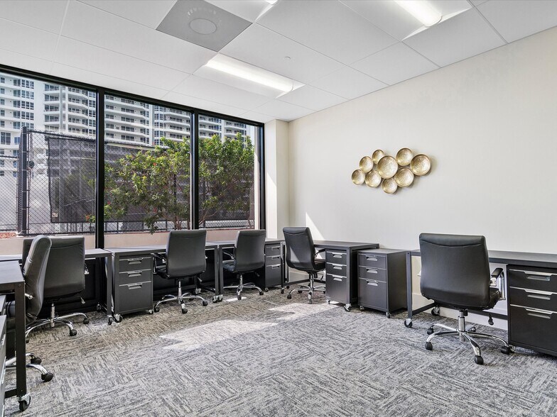 More Photos Of 600 NE 36th St, Miami Apartments For Lease