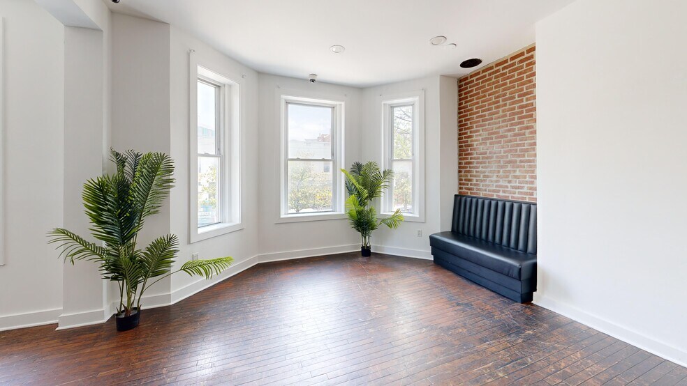 More Photos Of 1736 Connecticut Ave NW, Washington Storefront Retail Residential For Sale