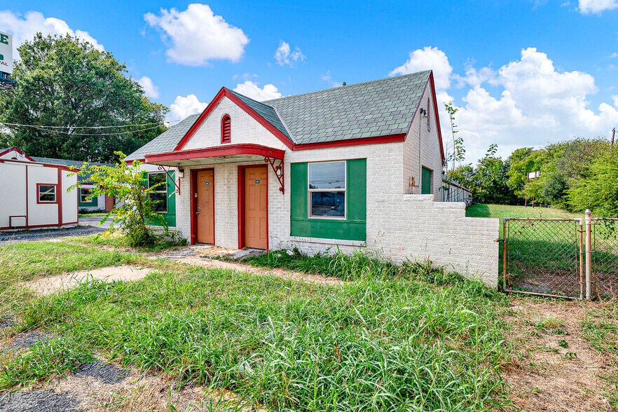 More Photos Of 2424 Texoma Pky, Sherman Office For Sale