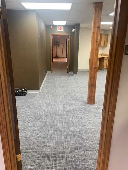 More Photos Of 25000 N River Rd, Harrison Township General Retail For Lease