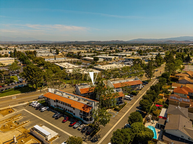 More Photos Of 1820 W Orangewood Ave, Orange Office For Lease