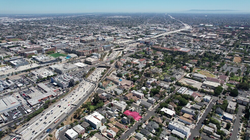 More Photos Of 1978 Bonsallo Ave, Los Angeles Apartments For Sale