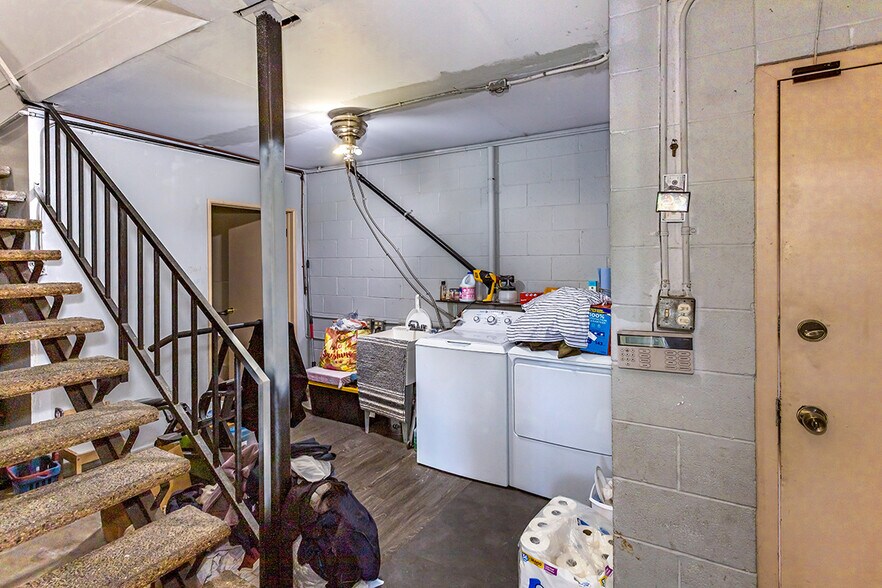 More Photos Of 12561-12563 Persing Dr, Whittier Showroom For Sale