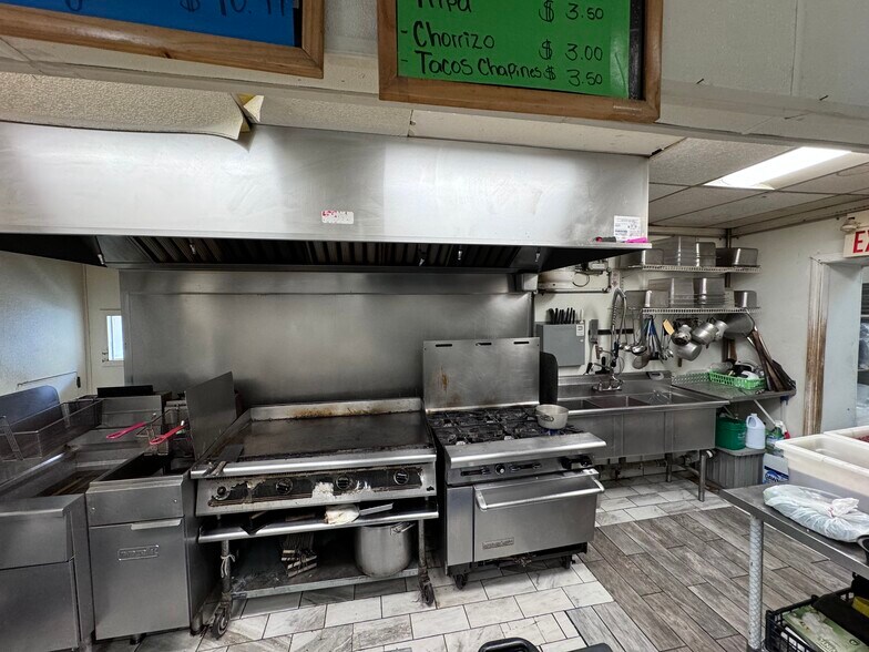More Photos Of 530-534 Waverly St, Framingham General Retail For Sale