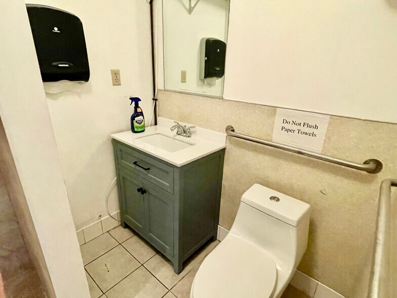 More Photos Of 4550 Kearny Villa Rd, San Diego Office For Sale