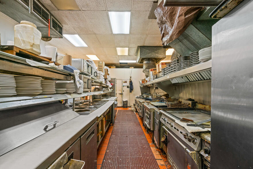 More Photos Of 9 S 1st St, Yakima Restaurant For Sale