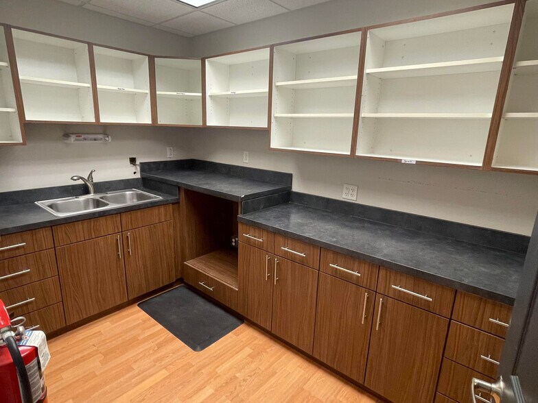 More Photos Of 535 Wellington Way, Lexington Medical For Sale