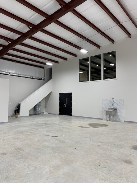 More Photos Of 14430 Fm 718, Fort Worth Warehouse For Lease