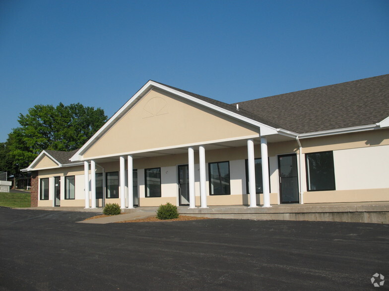 More Photos Of 1841-1861 Sherman Dr, Saint Charles Office For Lease