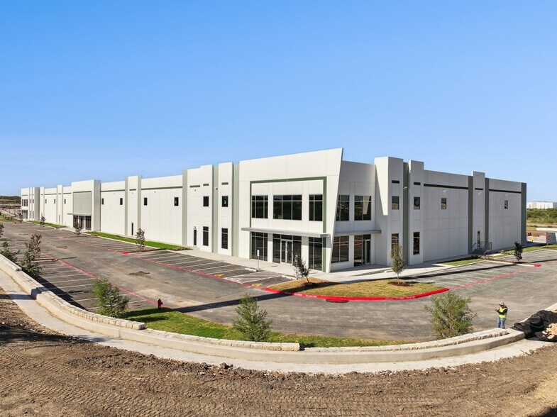 More Photos Of 1600 E McCarty Ln, San Marcos Unknown For Lease