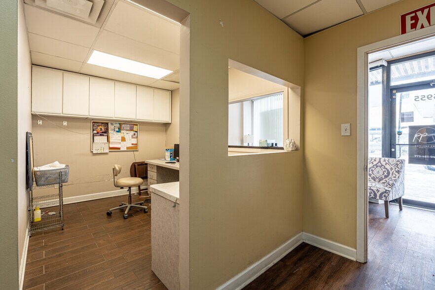 More Photos Of 5951-5959 W Irving Park Rd, Chicago Storefront For Lease