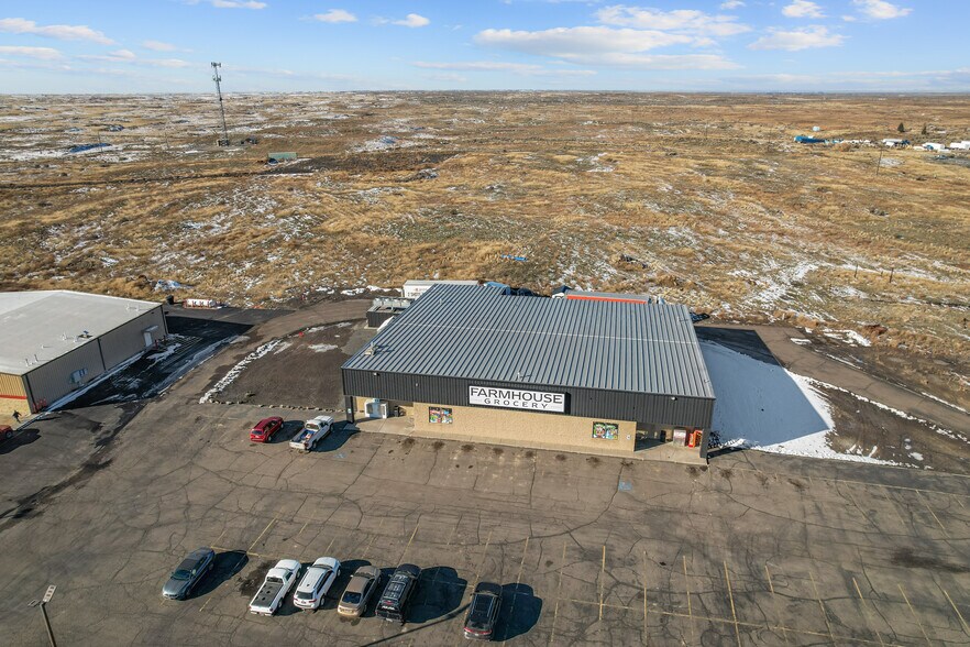 More Photos Of 904 S Greenwood St, Shoshone Supermarket For Sale