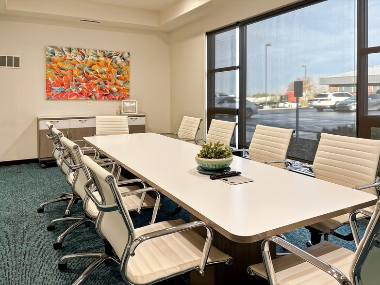 More Photos Of 8350 W Grandridge Blvd, Kennewick Coworking Space