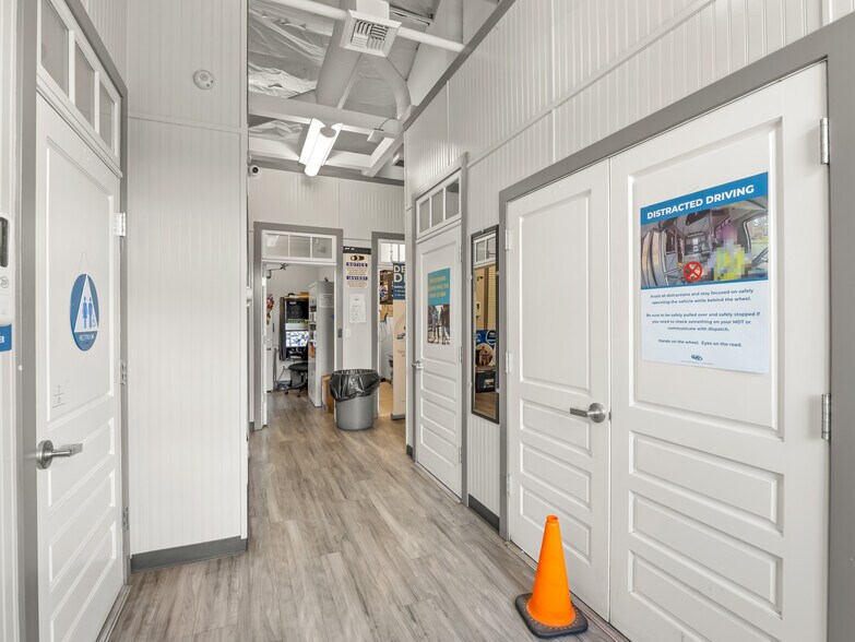 More Photos Of 504 W 7th St, Hanford Freestanding For Sale