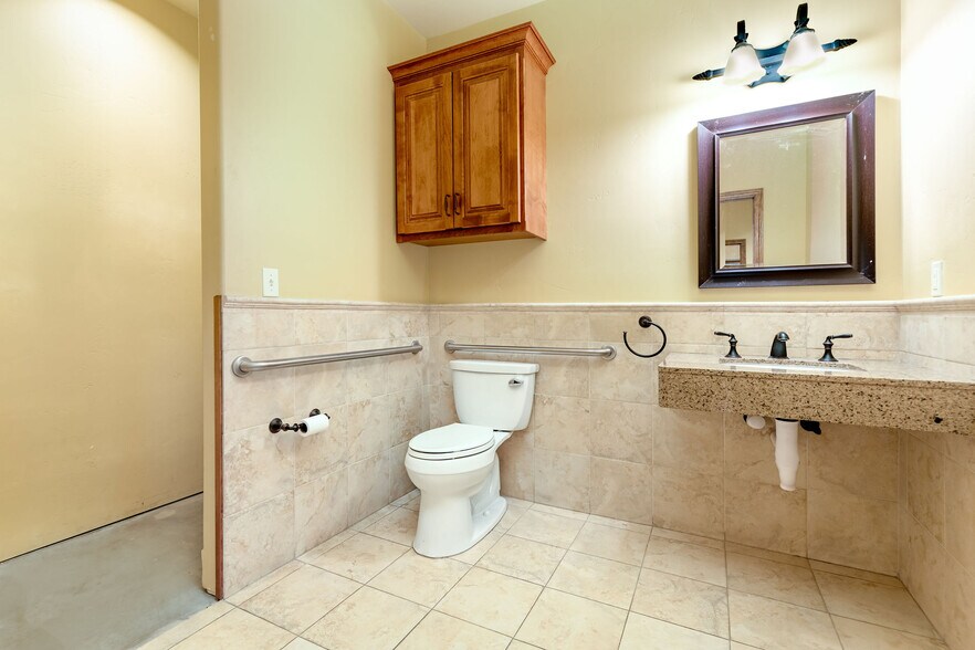 More Photos Of 12257-12295 Loma Rica Dr, Grass Valley Warehouse For Sale