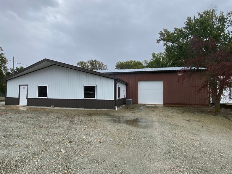 Primary Photo Of 405 Madison St, Rochester Light Distribution For Sale