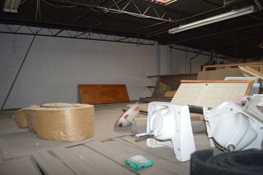 More Photos Of 1819 Main st, Lynchburg Flex For Sale