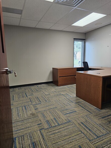 More Photos Of 1900 Indian Wood Cir, Maumee Office For Lease