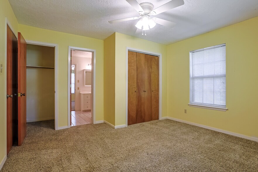 More Photos Of 211 Brantley Ln, Magnolia Apartments For Sale