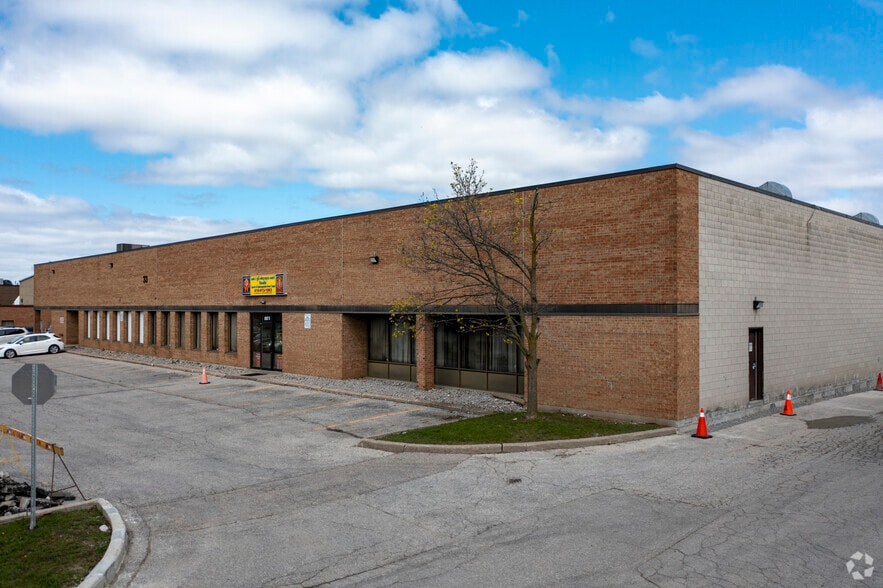 More Photos Of 33 Melford Dr, Toronto Warehouse For Lease